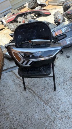 Q3 headlight 2019 2025