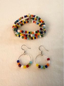 Beautifully linked bracelet and earrings