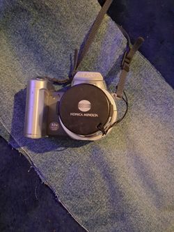 Konica Minolta Digital Camera with 10x Zoom