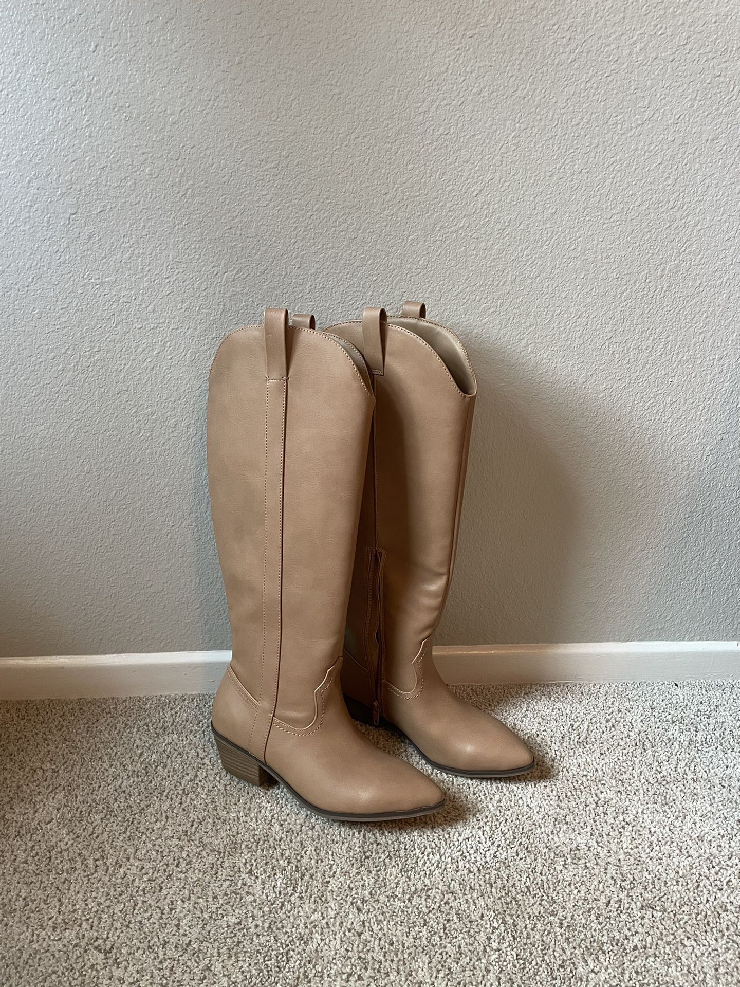 Women’s Tall Cowboy boots - size 7 