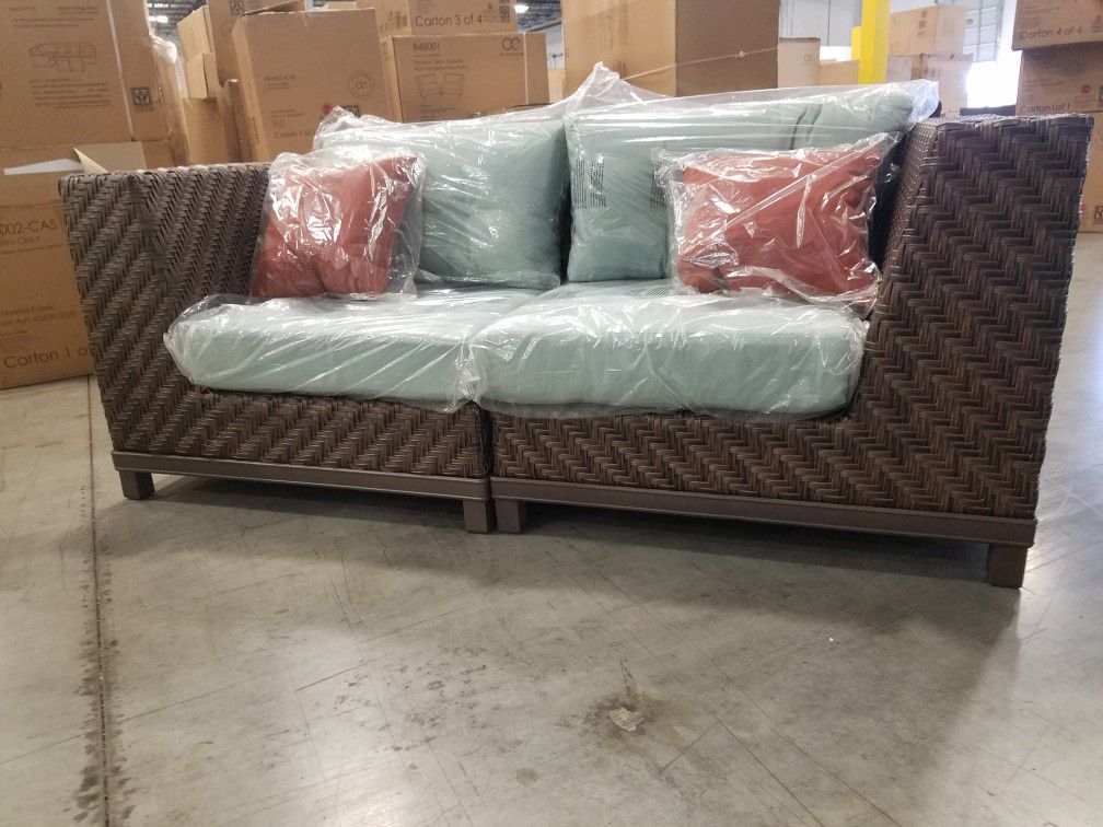 Outdoor sectional couch