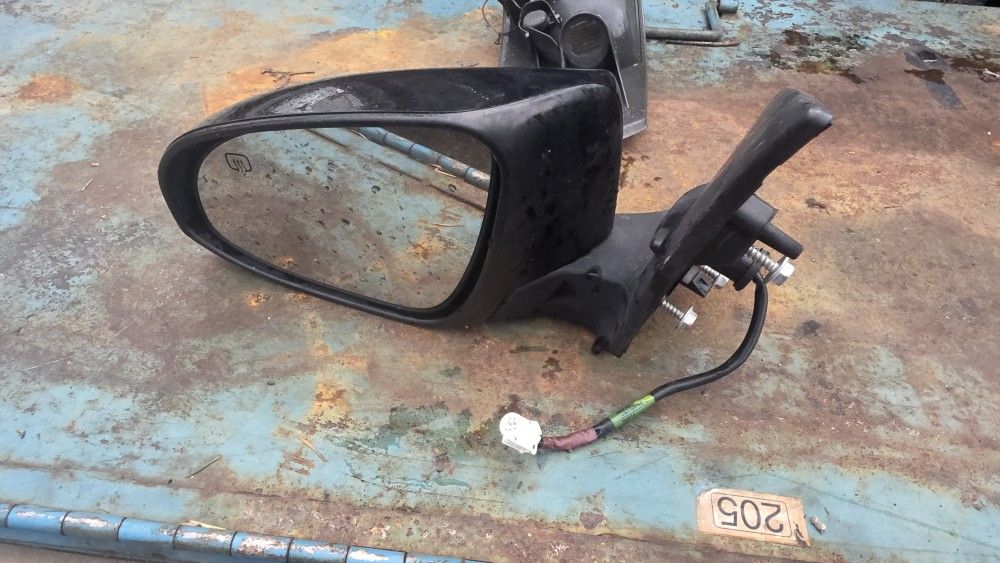 Driver side side mirror 2014-19 toyota corolla