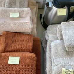 New And Lightly Used Towel Sets