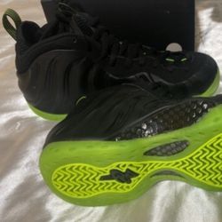 green & black foamposites, size 7