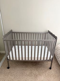 Baby Crib with Mattress
