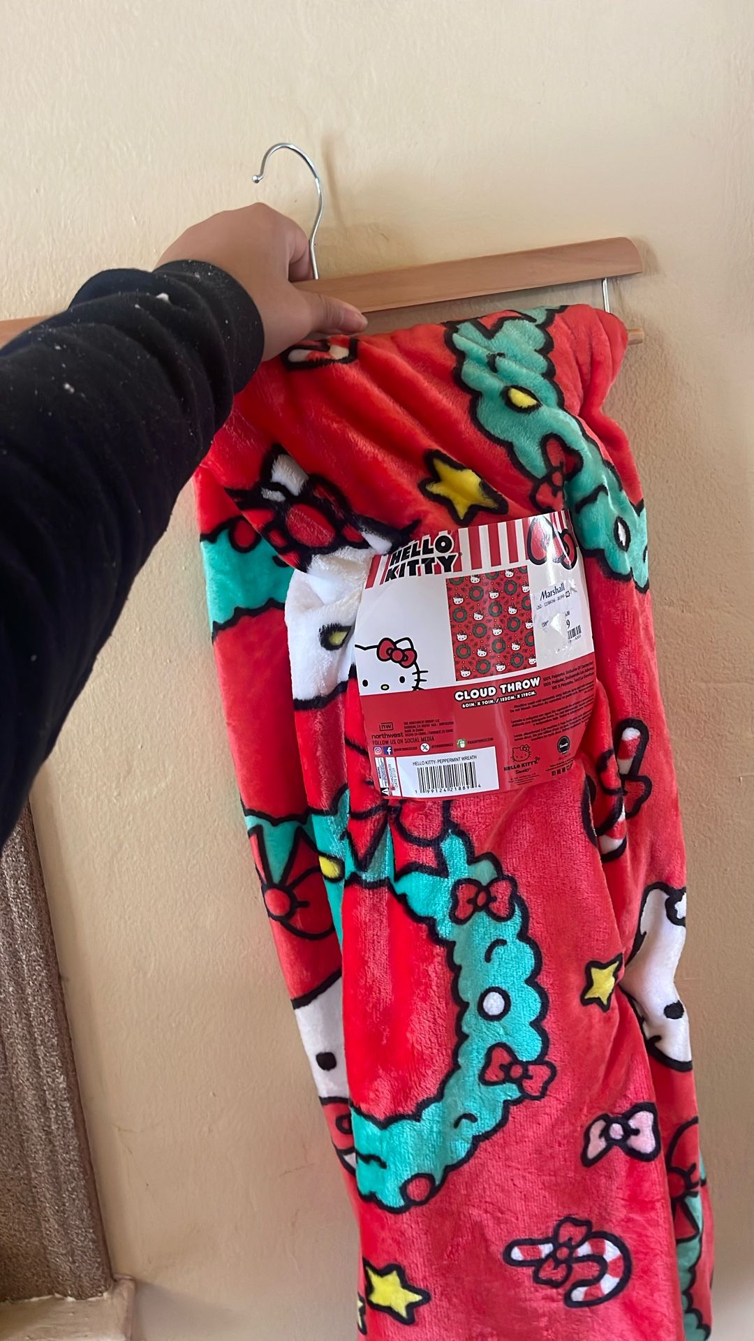 Hello Kitty Christmas Blanket