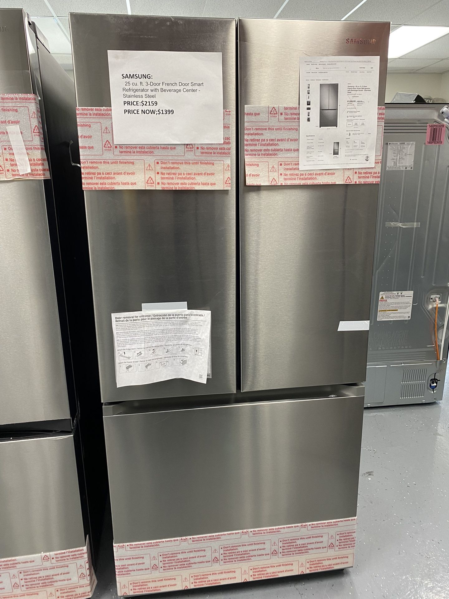 25 cu. ft. 33" 3-Door French Door Refrigerator with Beverage Center™ in Stainless Steel