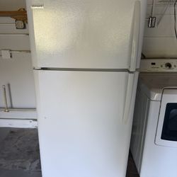 Frigidaire Refrigerator 