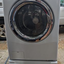 LG : 27 Steam Washer/Dryer Combo with 4.2 cu. ft. Capacity 

