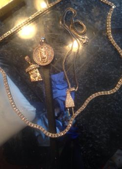 2 Chains With 2 Charms