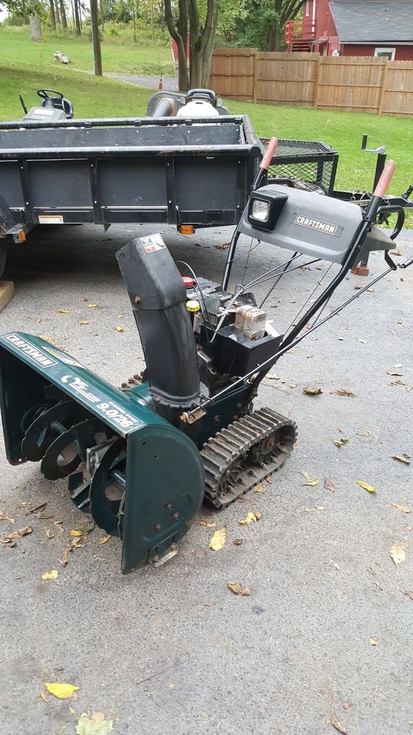 Craftsman 9.0 hp 26 inch track drive 2 stage snow blower for Sale in