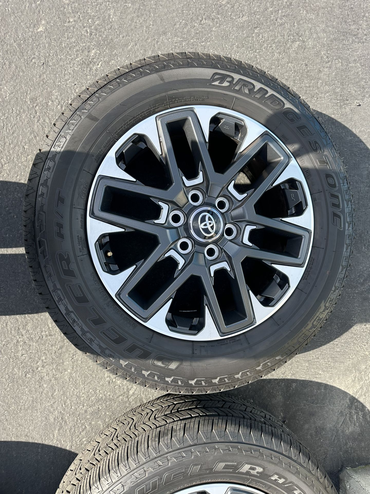 2025 Toyota Tundra OEM