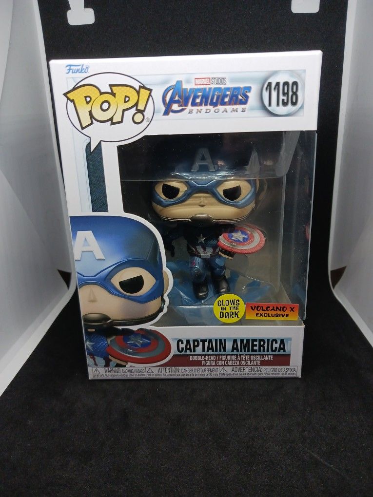 Funko POP! Marvel Avengers Endgame Captain America with Broken Shield & Mjolnir (Glow in The Dark & Metallic), Exclusive