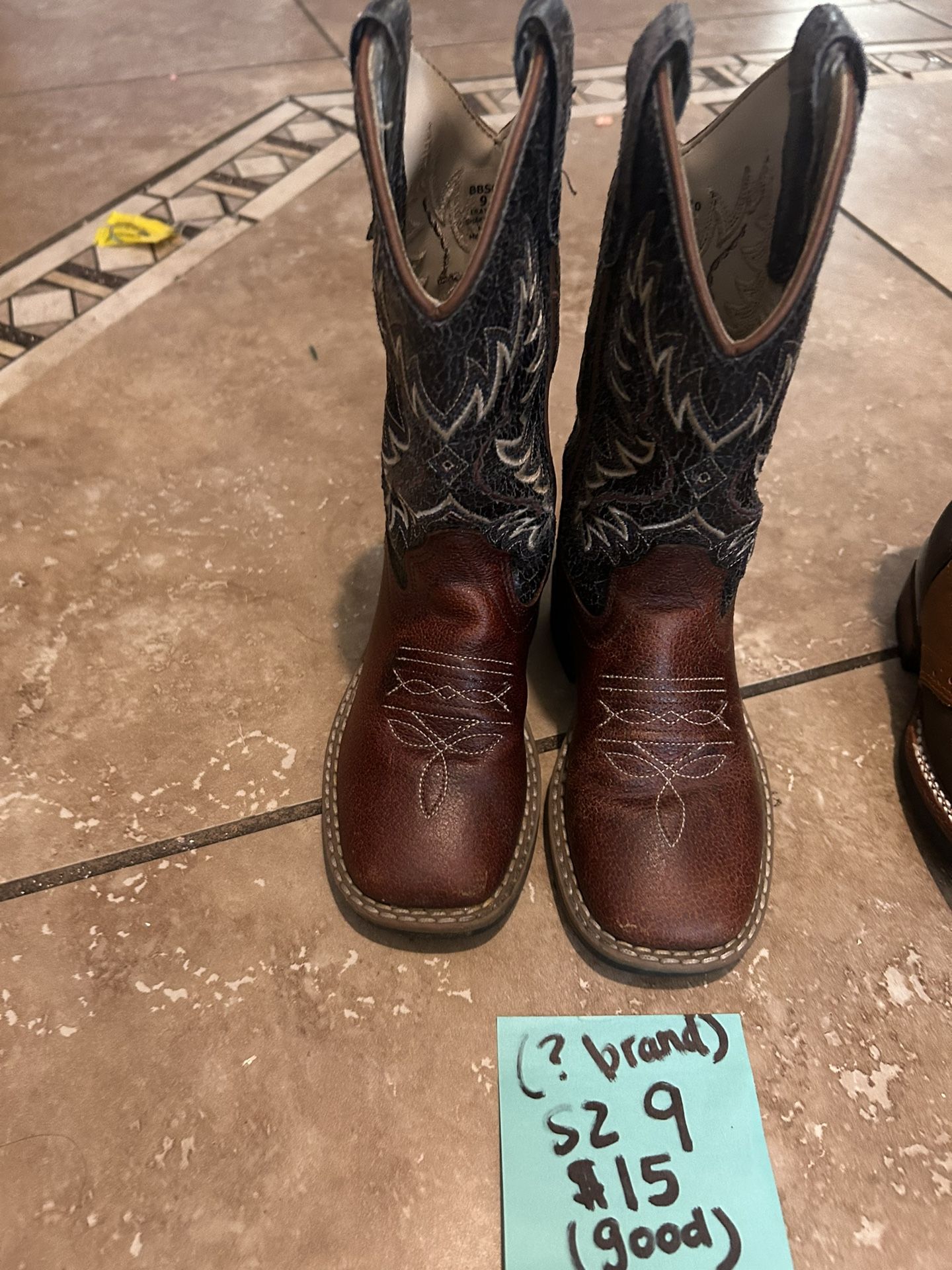 Hanford : boys boots see pics for price $8-$30 each