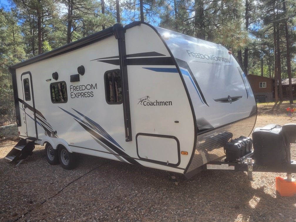 2023 Coachmen Freedom Express 20SE