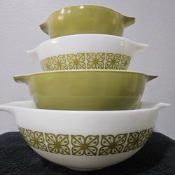 Pyrex Square flower complete bowl set