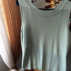 Dress Barn sleeveless ladies top sz L