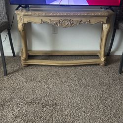 Entertainment Table 