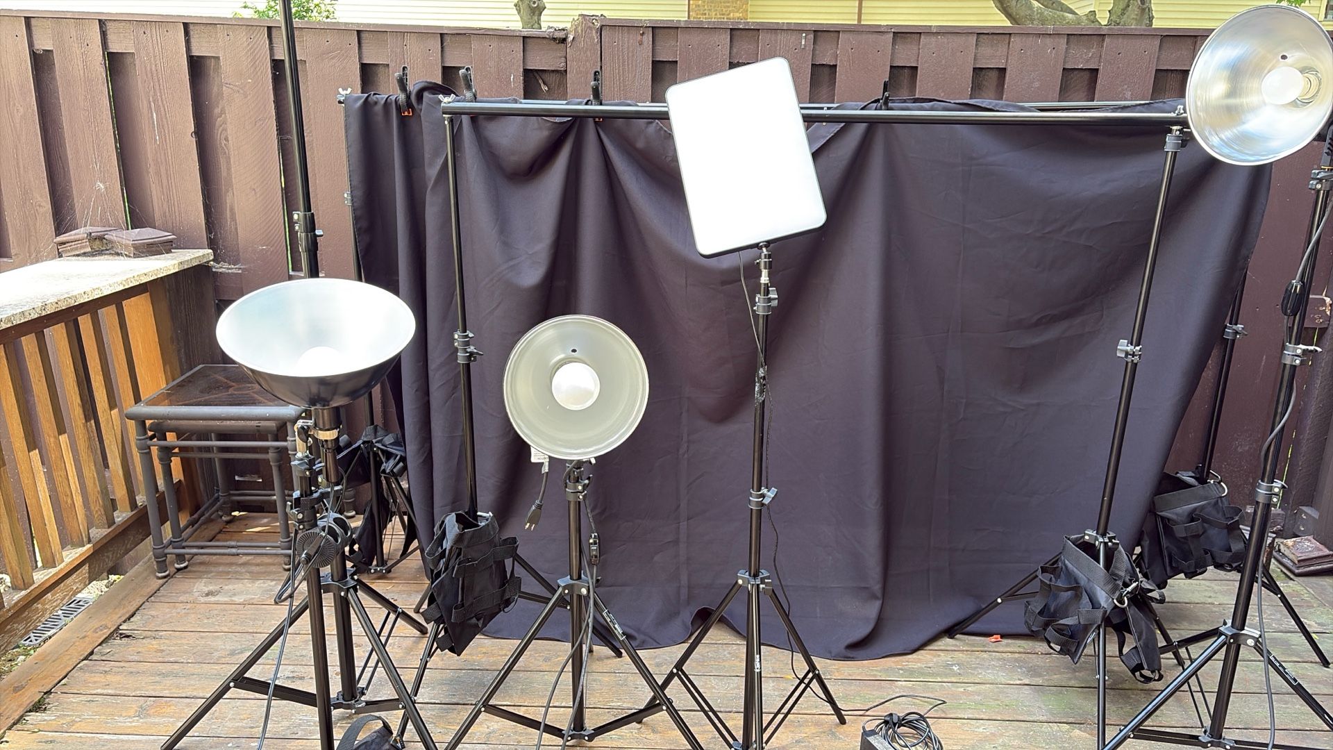 Escenario Para Fotos, Tiene Cuatro Luces Y Dos Escenarios