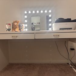 Vanity desk with lights and mirror