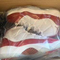 Air Jordan 11 Cherry Size 6Y
