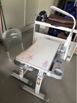 Free Children Desk with chair