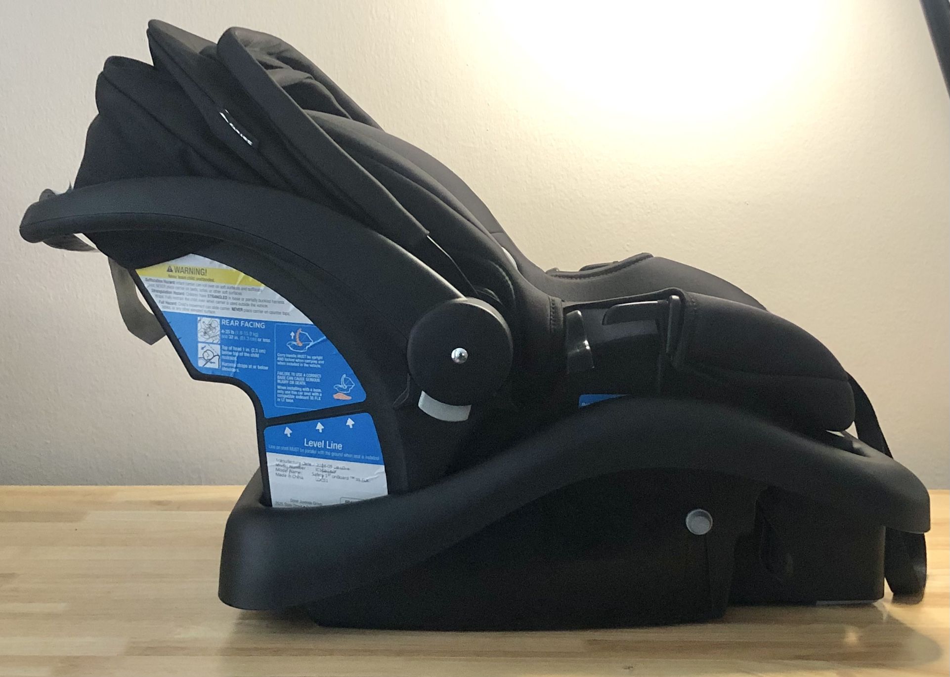 Brand New Safety 1st OnBoard 35 LT Infant Car Seat with Base 
