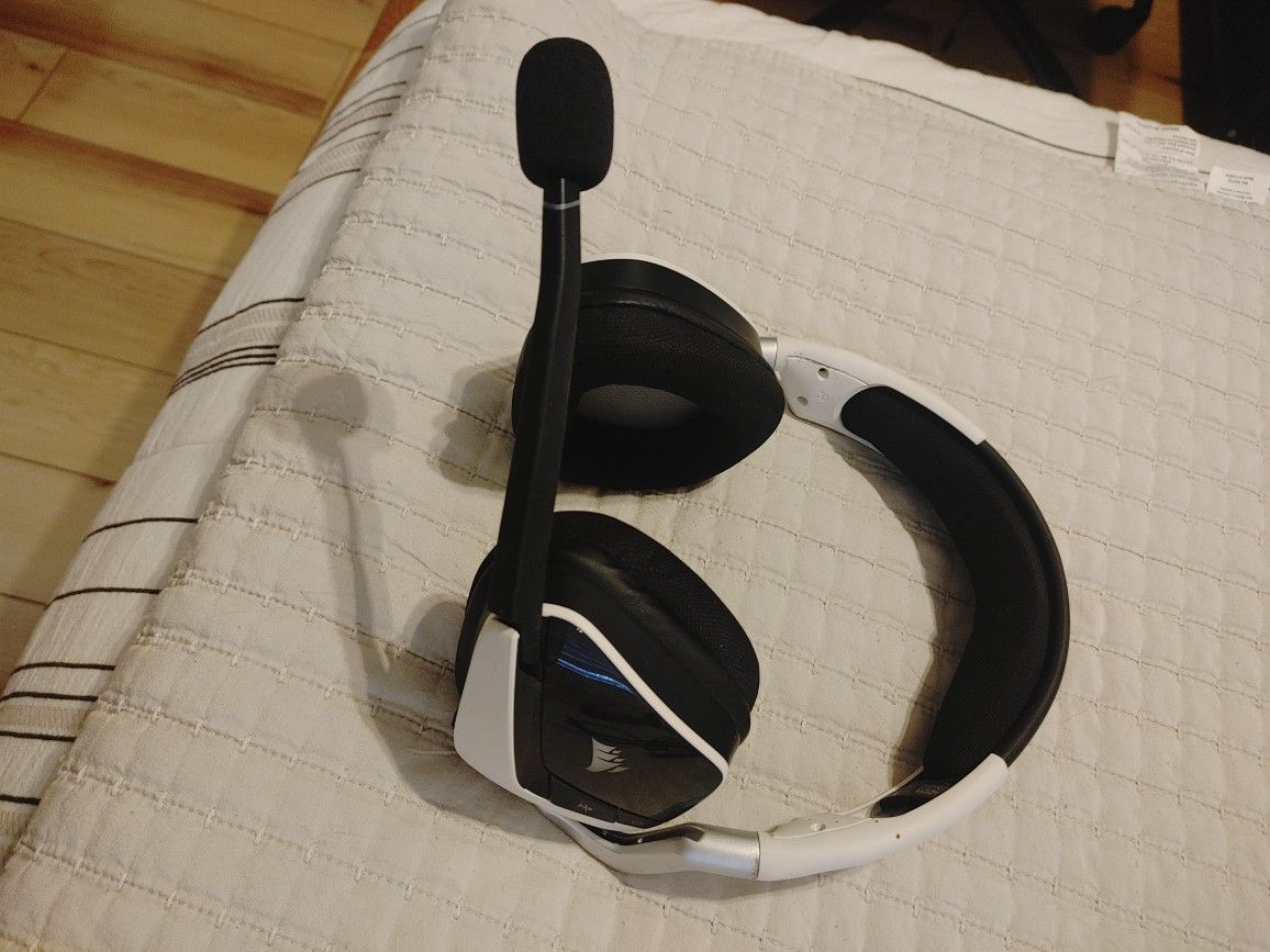 Corsair Void Pro RGB Wireless Gaming Headset