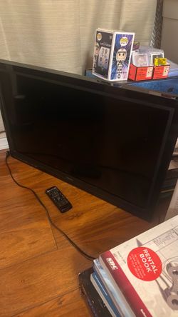 Vizio 39in LED TV With Remote $30