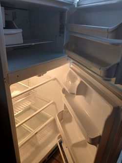gas stove, hanging microwave, and dishwasher