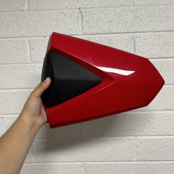 2015 Yamaha R3 Rear Seat Delete (Red and Black)