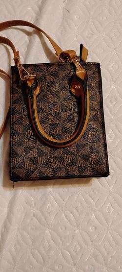Crossbody purse
