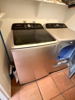 samsung washer /dryer set *avail after Oct 4th*