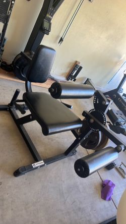 Titan leg extension machine
