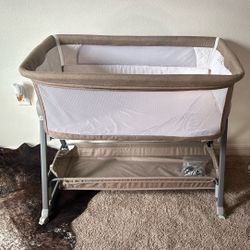 Large Bedside Bassinet 