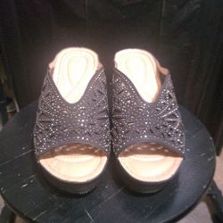 Bella Vita Rhodes Black Heeled Sandals Size 8.