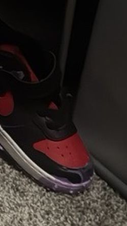 Nike Toddler Red and Black Sneaker