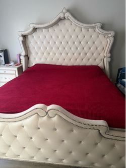 Beautiful 4-Piece Bedroom Set