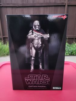 Star Wars: The Force Awakens Captain Phasma 1/10 Scale