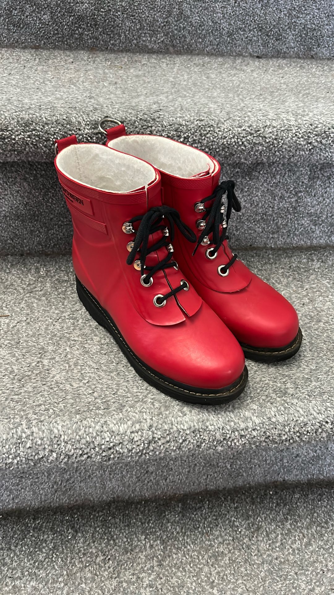 Women’s Waterproof Rain Boots: Red Size 36 (W-size 6)