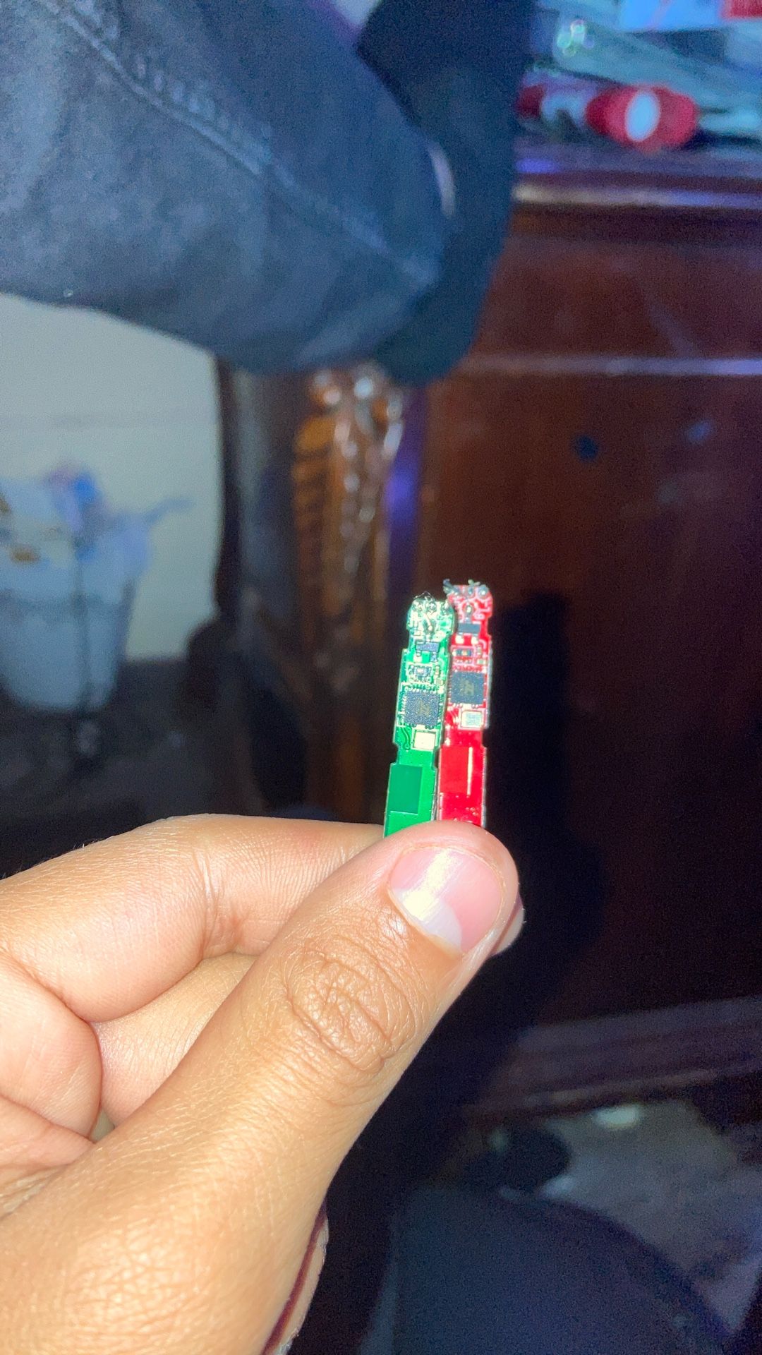AirPods Mother Board