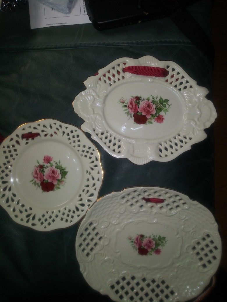 Formalities By Baum Bros 3 Pc Set Plates