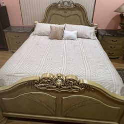 Bedroom Set. King Bed, 2 Night Stands, Dresser With Mirror