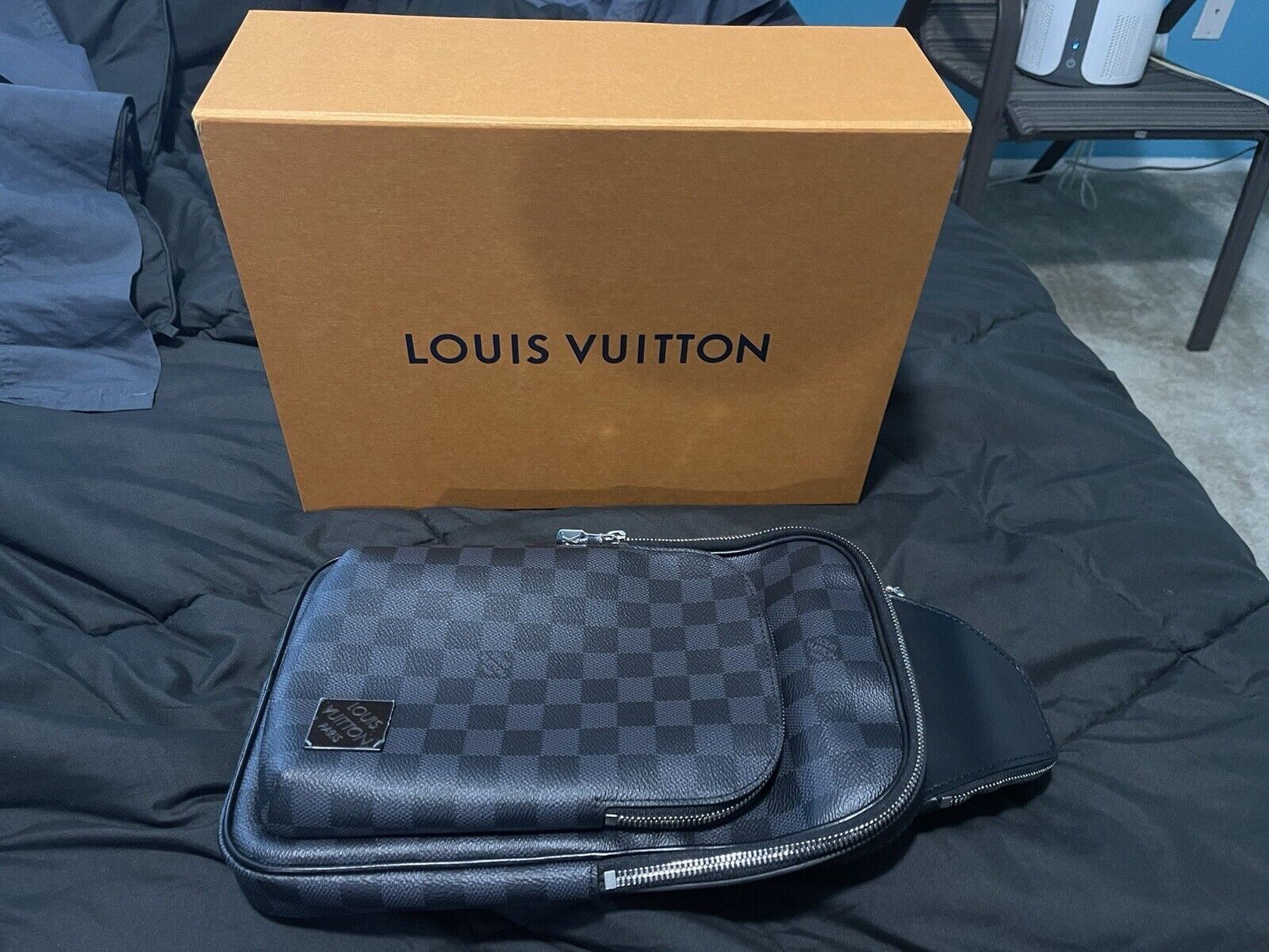 LOUIS VUITTON Avenue Slingbag NM in Damier Graphite - 💯 AUTHENTIC - N45302