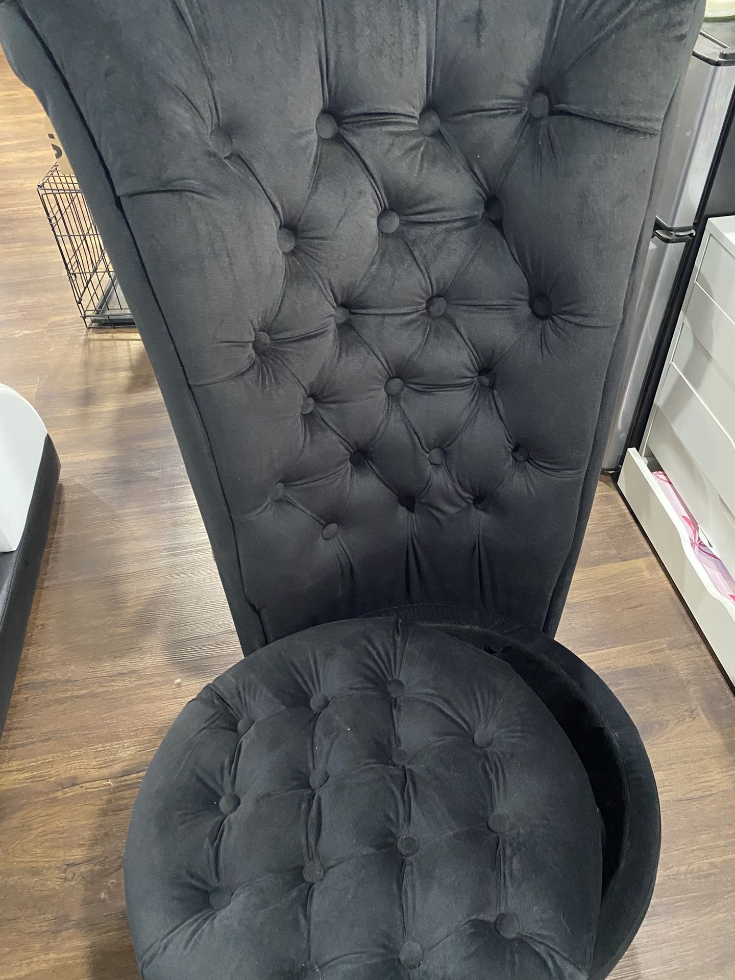 Throne Royal Style Chair