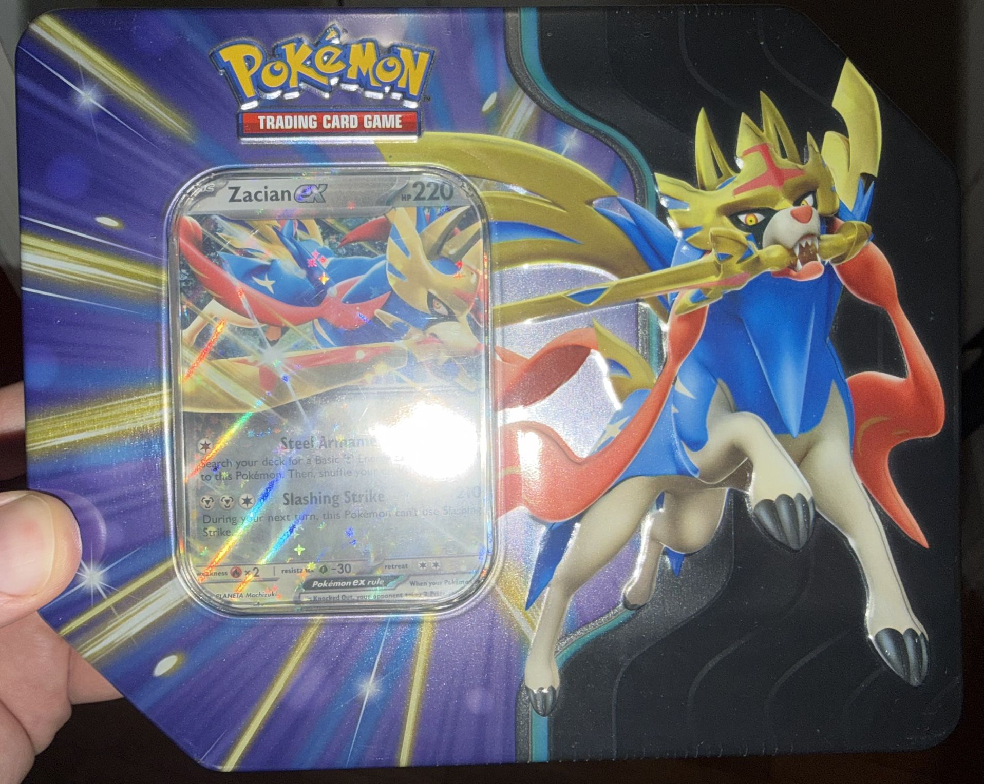Pokemon Slashing Legends Tin