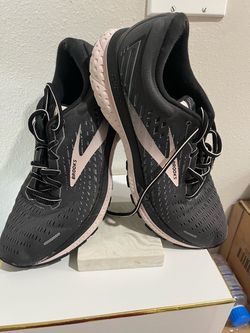 Zapato deportivo brooks