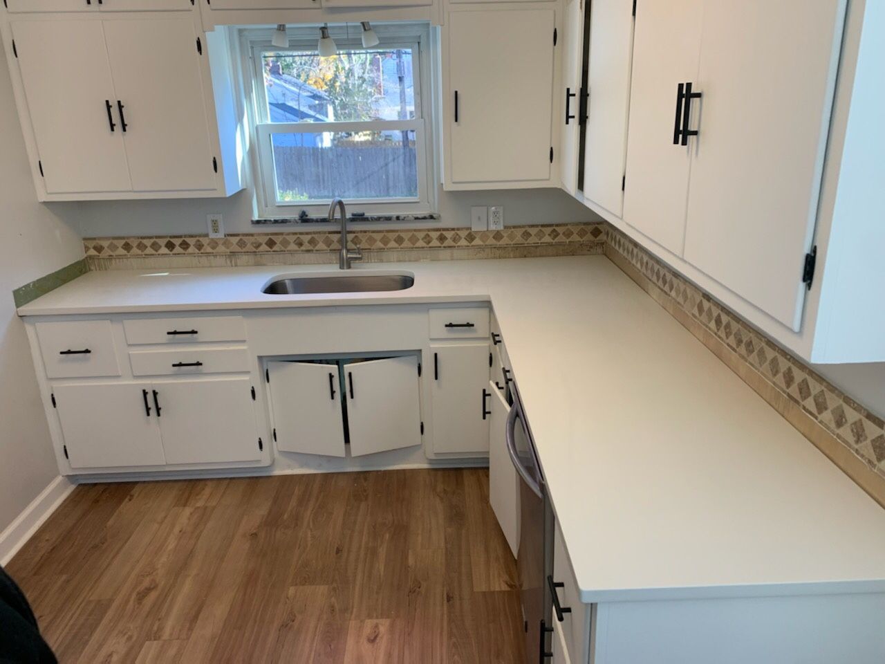 KITCHEN COUNTER TOPS