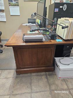 Large Executive Desk – Traditional Wood Office Desk