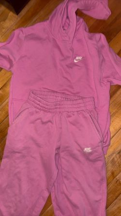Youth pink Nike Sweat Pants and sweater set
